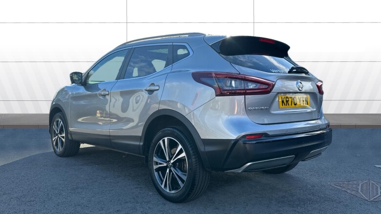 Nissan Qashqai 1.3 DiG-T N-Connecta 5dr [Glass Roof Pack] Petrol Hatchback